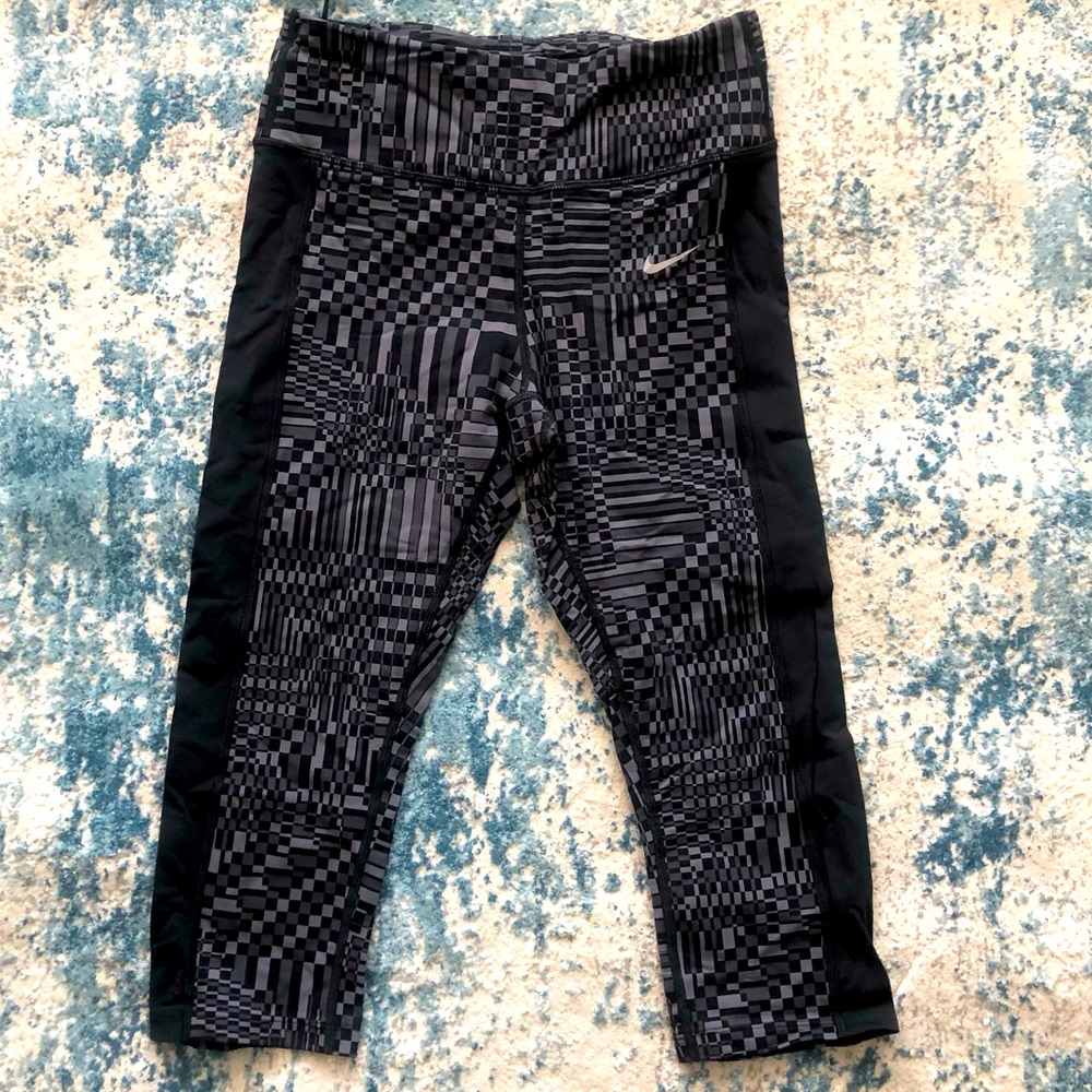Nike Dri-Fit Cropped Leggings